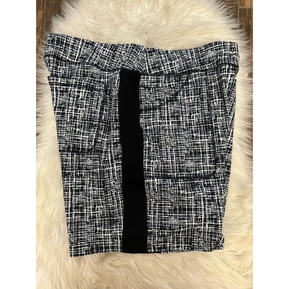 Lands’ End Size Large Tall‎ 14-16 Black White Stretch Active Shorts 5 Pockets - Picture 3 of 12